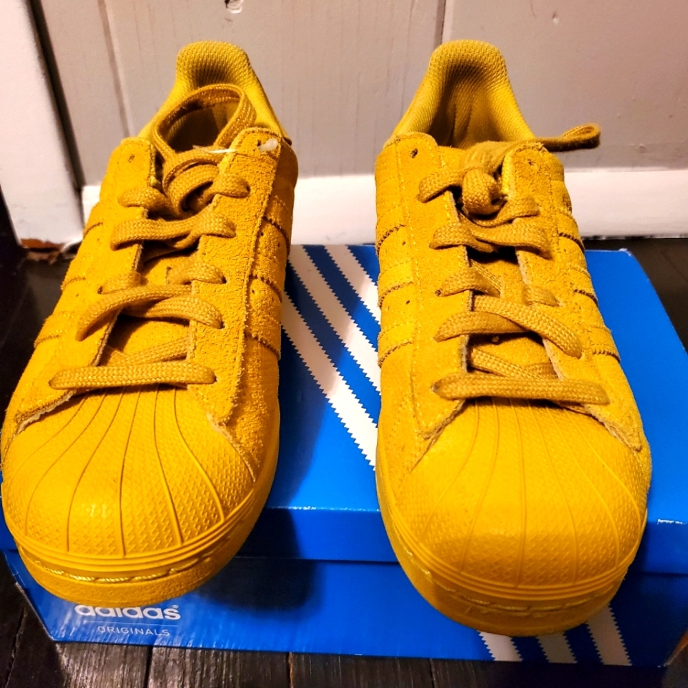 Adidas Sneakers